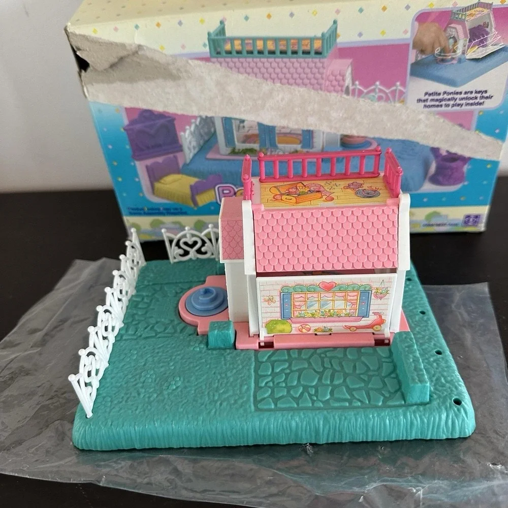 My Little Pony Petite Ponies Pony Print Cabin w Box 1990 Hasbro